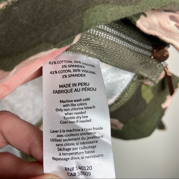 Stella & Dot Crush It Floral Camo Pullover - Picture 6 of 7